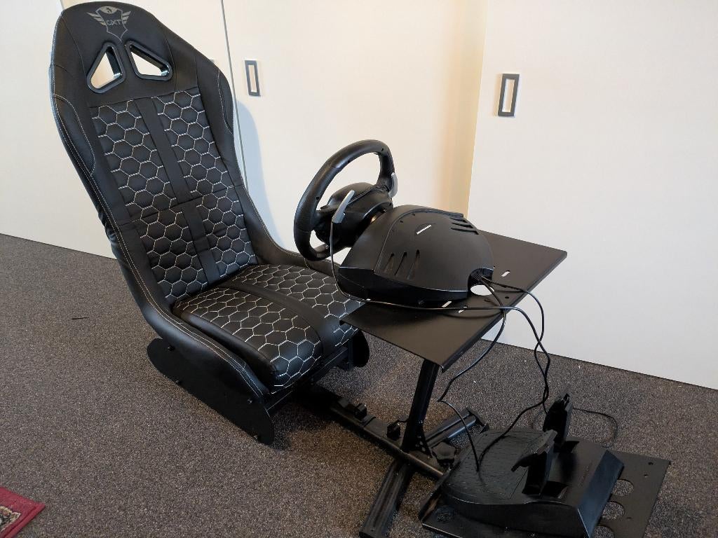 Trust GXT 1155 Racing stoel & Racestuur & Pedalen, Spelcomputers en Games, Ophalen, Zo goed als nieuw, Playseat of Racestoel, PlayStation 4