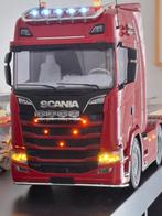 Scania S770 met Carson verlichting, Ophalen