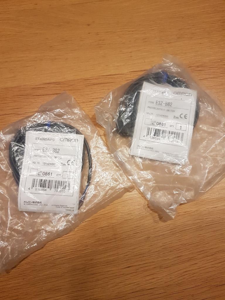 omron fotocel / photoelectric switch e3z-b82, 2 stuks, Ophalen of Verzenden, Nieuw, Overige meters