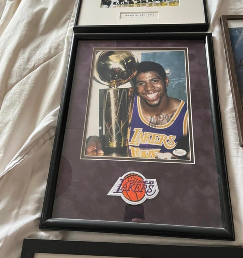 Gesigneerde foto Magic Johnson Lakers met certificaat, Ophalen of Verzenden, Zo goed als nieuw