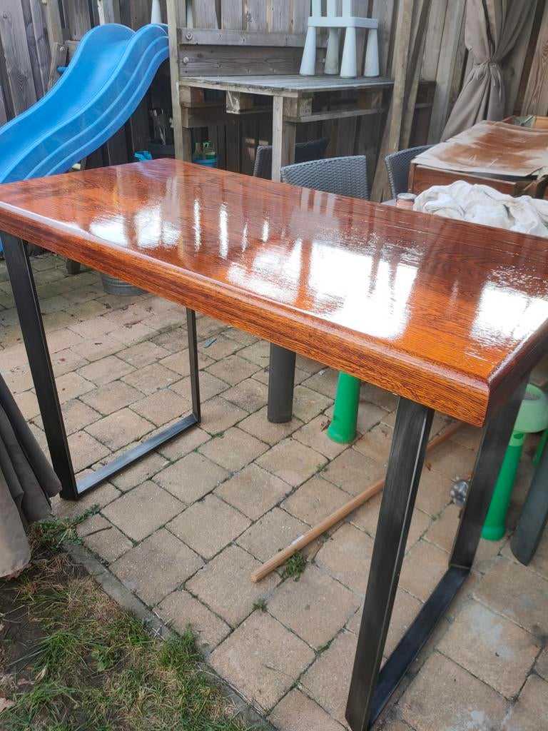 Bartafel met massief eiken blad en stalen frame, Ophalen, Zo goed als nieuw