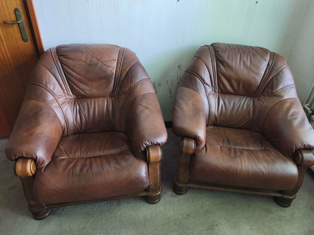 Twee bruine leren fauteuils, Ophalen