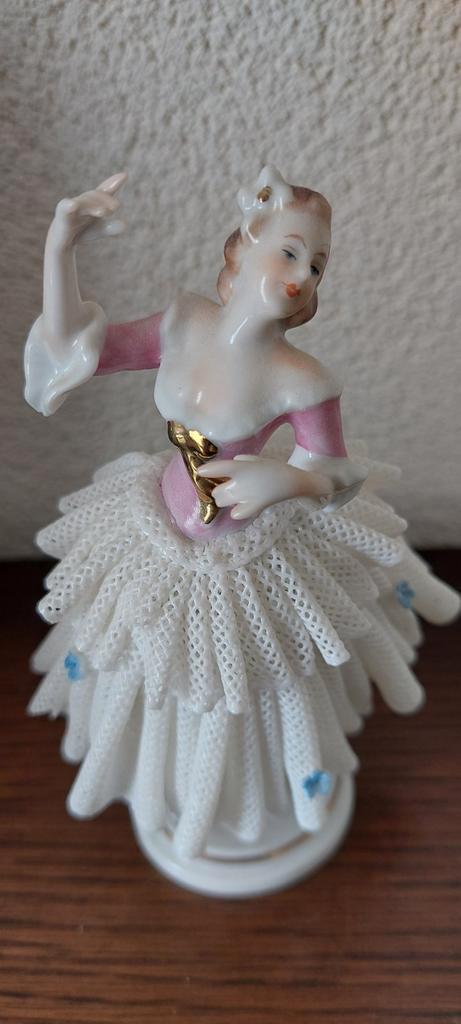 Porseleinen beeldje van ballerina, Antiek en Kunst, Antiek | Porselein, Ophalen of Verzenden