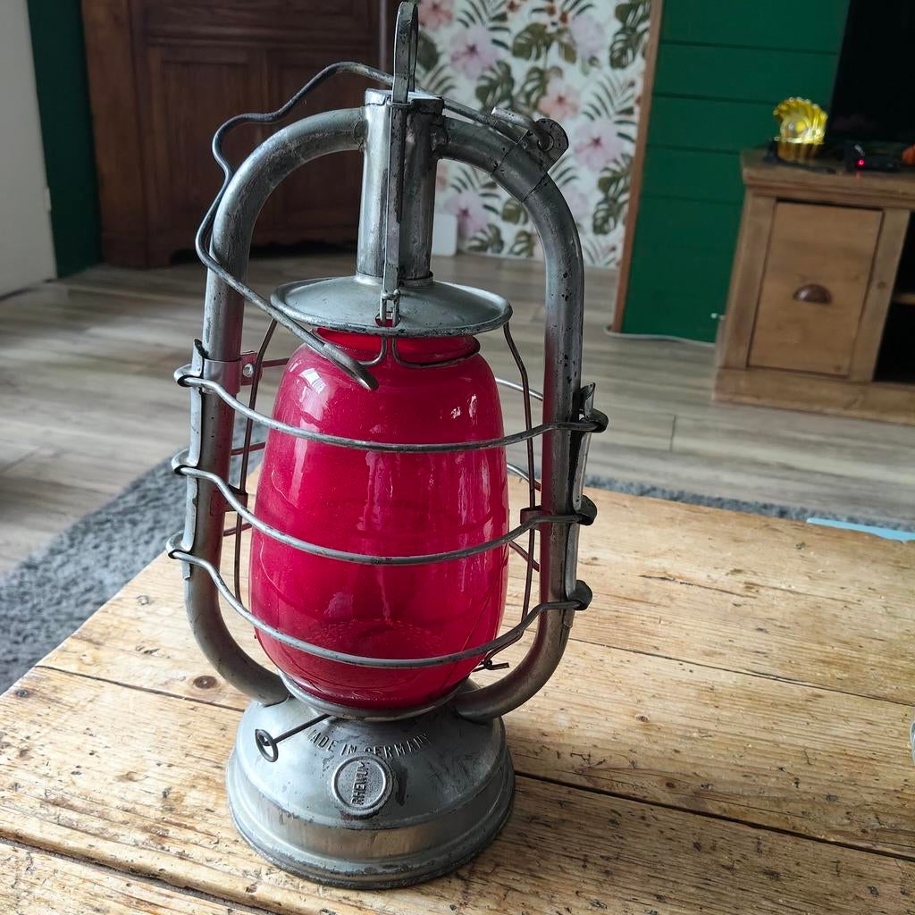 Antieke Petroleumlamp Rood Glas - Made in Germany, Antiek en Kunst, Antiek | Lampen, Ophalen of Verzenden