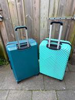 Twee koffers, blauw en mintgroen, Sieraden, Tassen en Uiterlijk, Hard kunststof, Zo goed als nieuw, 35 tot 45 cm, Uitschuifbare handgreep