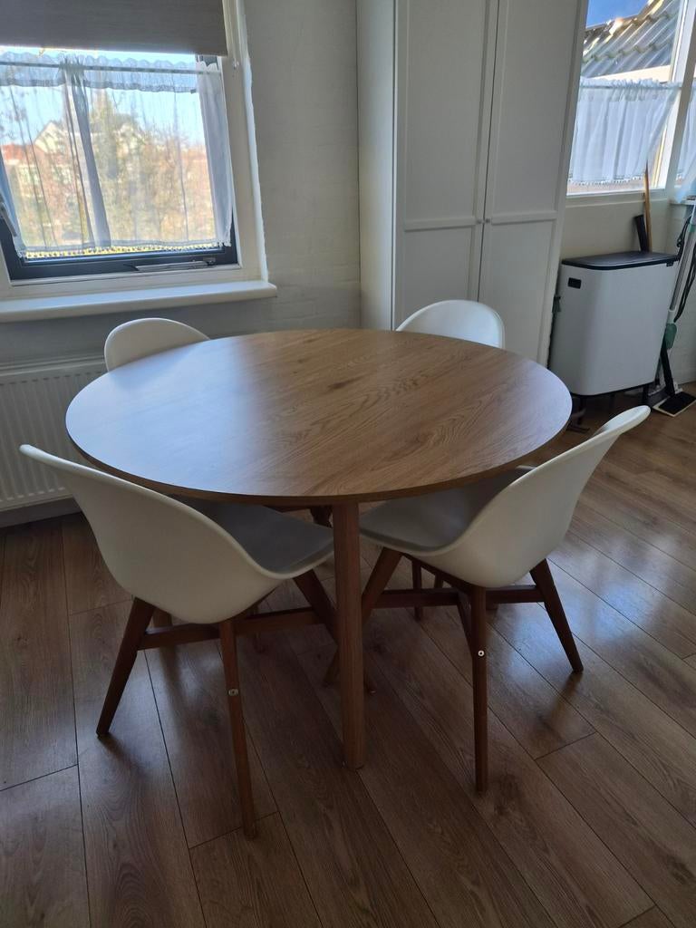 Hele mooie Ronde Eettafel te koop kleuren Wit met Eikenhout, Ophalen, Vier personen, 100 tot 150 cm, Eiken Hout met stalen poten