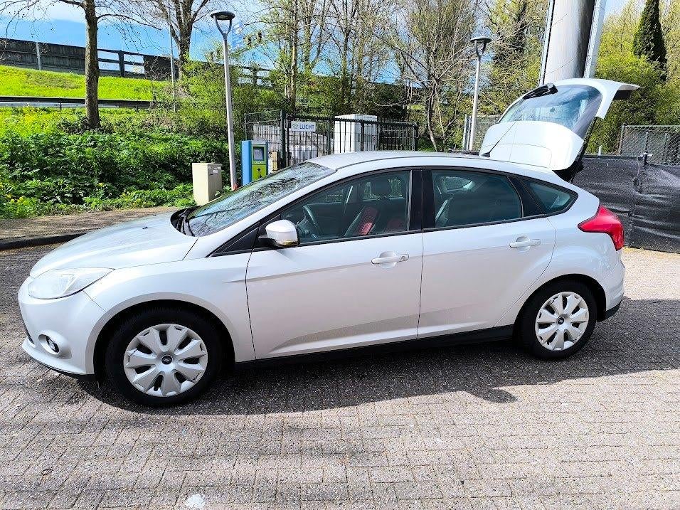 Ford Focus 1.6 Ti-vct 77KW Wagon 2011 Grijs, Auto's, 1596 cc, 4 cilinders, 635 kg, Origineel Nederlands
