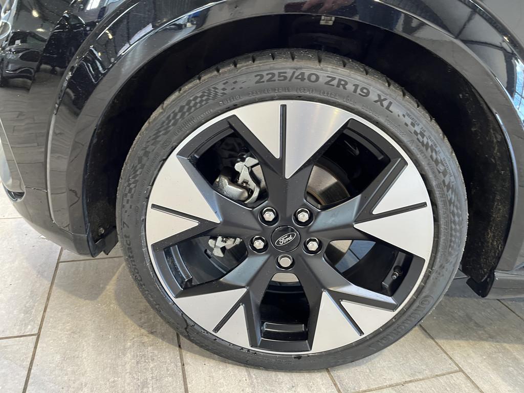 Ford Puma EcoBoost 155 pk Hybrid ST-Line | Trekhaak | Winter, Adaptive Cruise Control, Stof, Zwart, Bedrijf