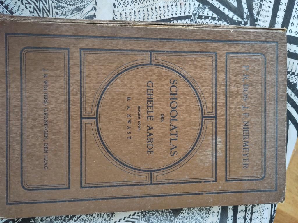 5 Atlassen: Schoolatlas uit 1929 plus nog 4, Boeken, Atlassen en Landkaarten, Ophalen of Verzenden