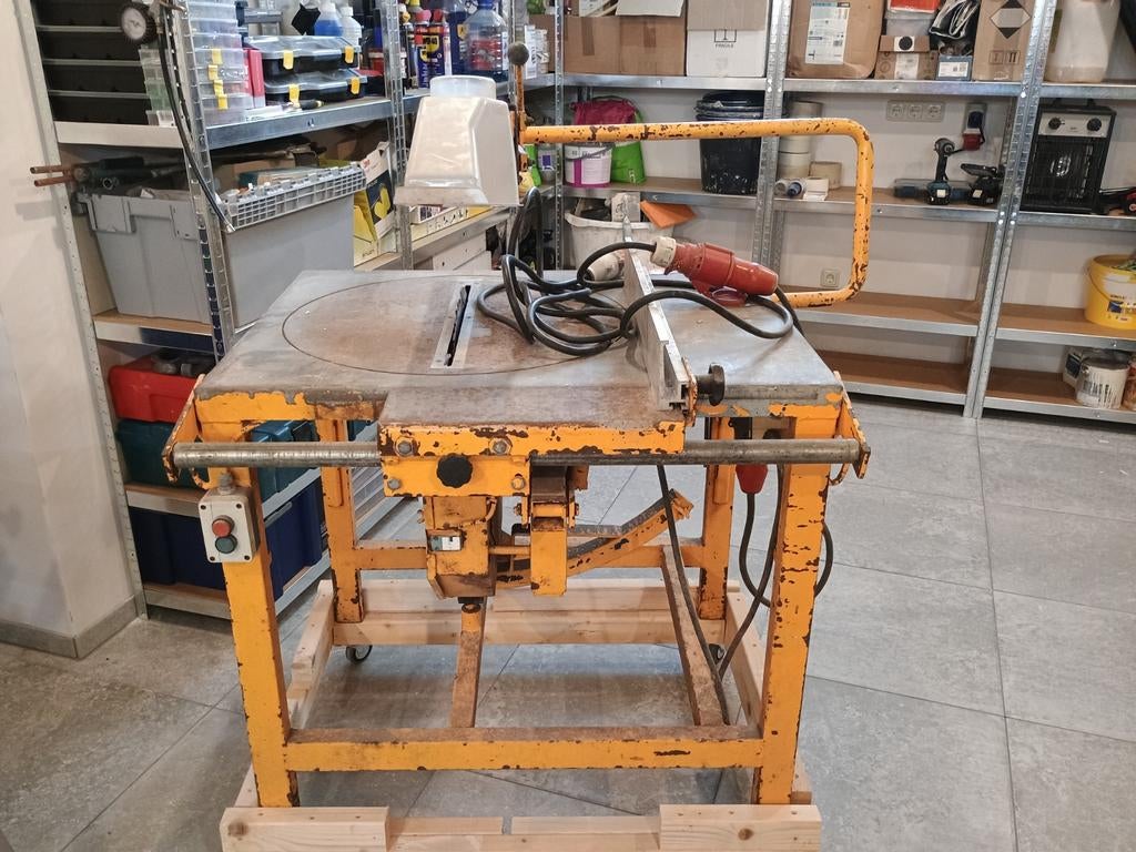 380v bouwzaag machine, Doe-het-zelf en Verbouw, Gereedschap | Zaagmachines, Gebruikt, 70 mm of meer, Ophalen of Verzenden, Lintzaag