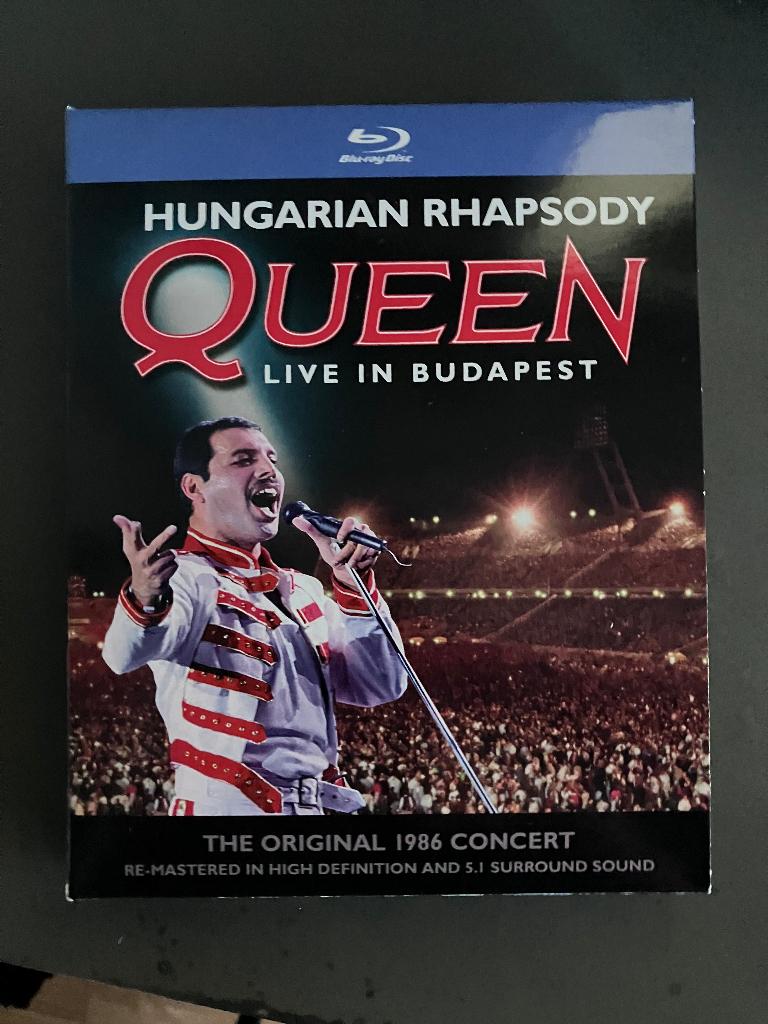 Queen - Hungarian Rhapsody -Live In Budapest 1 bluray + 2cd, Ophalen of Verzenden, Zo goed als nieuw, Muziek en Concerten