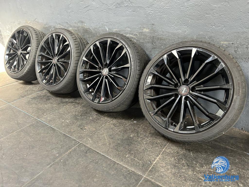 6mm!  Audi A3 VW Caddy Golf Leon 19 inch zwarte velgen 5x112