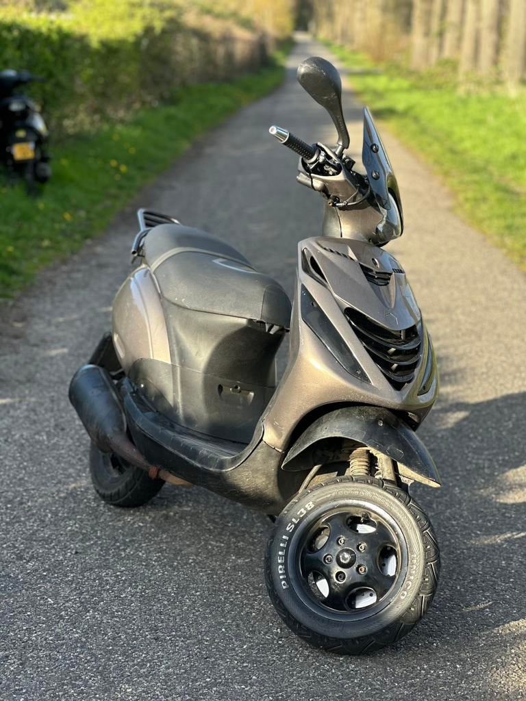 Piaggio zip 172 cc lc  (orginele sp vork) ook te ruil, Fietsen en Brommers, Scooters | Piaggio, Ophalen of Verzenden, Zo goed als nieuw