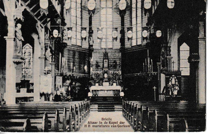 BRIELLE - ALTAAR in de KAPEL der H H MARTELAREN van GORKUM, Verzamelen, Ophalen of Verzenden, Voor 1920, Gelopen, Zuid-Holland