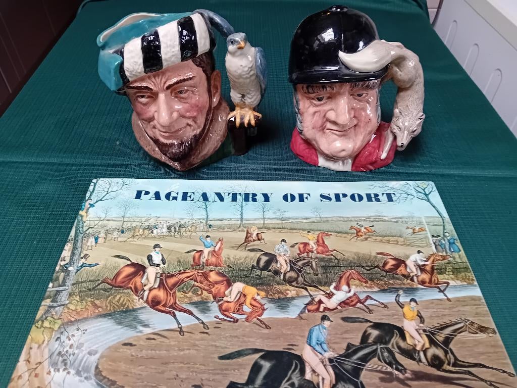 Doulton en een Engels sportboek., Ophalen of Verzenden
