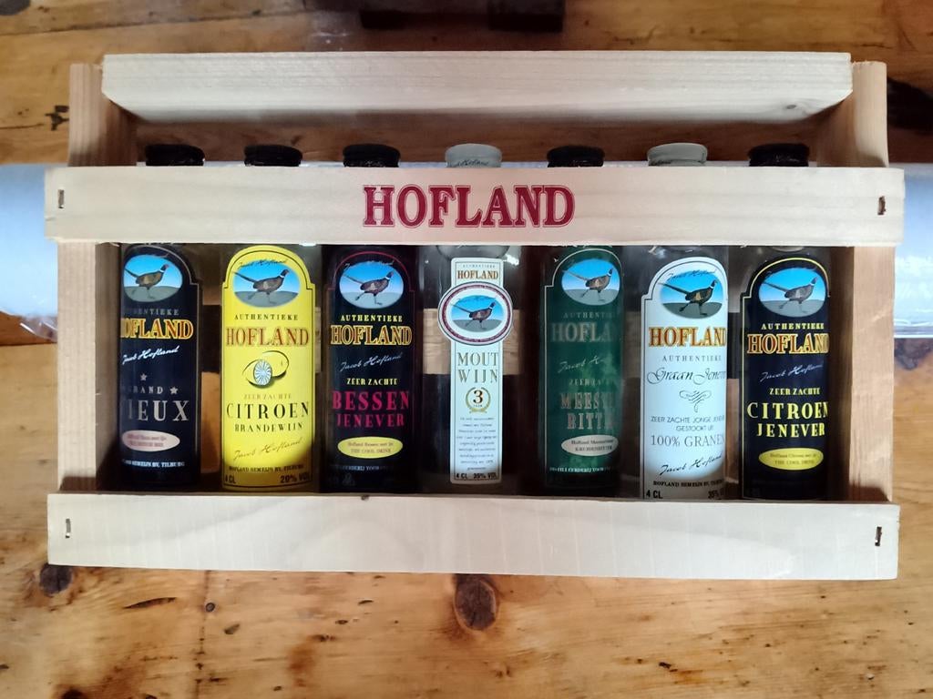 Hofland Jenever en Brandewijn miniatuurflesjes in houten rek, Ophalen of Verzenden, Nieuw
