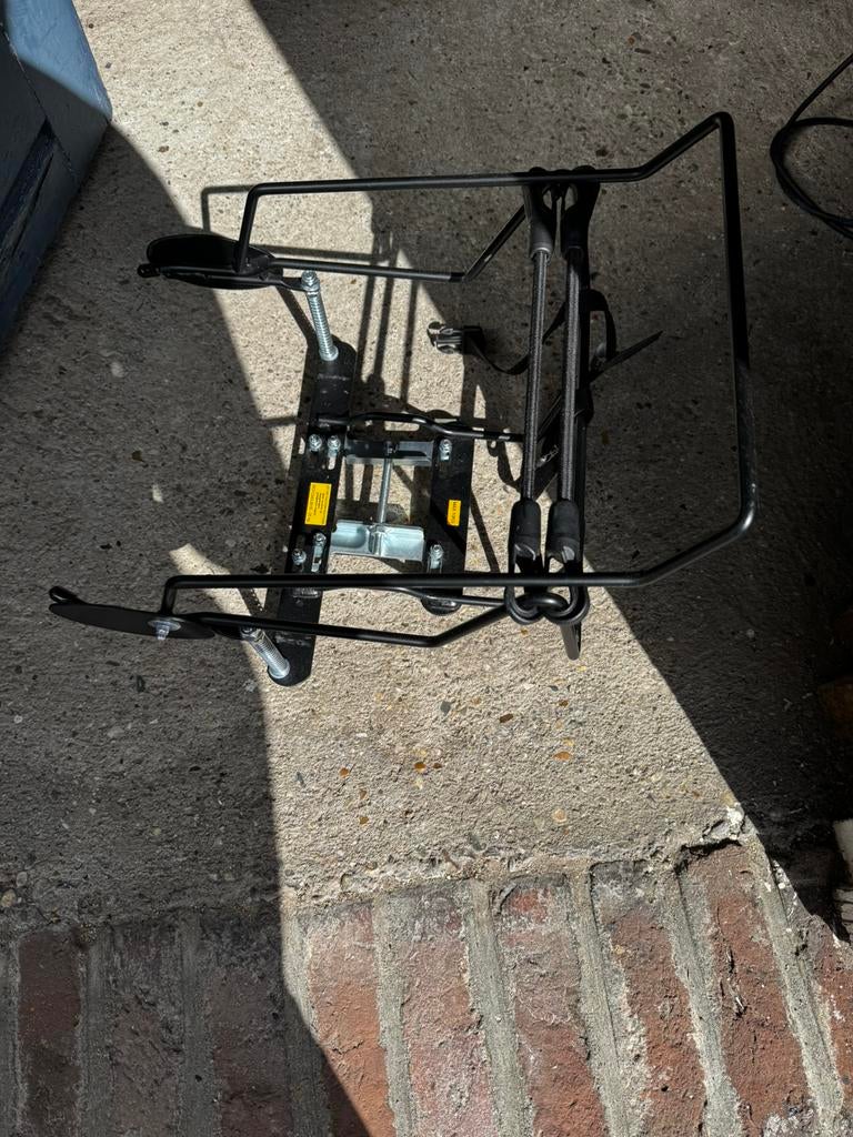 Steko baby mee houder en maxi cosi adapter bakfiets, Fietsen en Brommers, Fietsen | Bakfietsen, Ophalen of Verzenden, 2 kinderen
