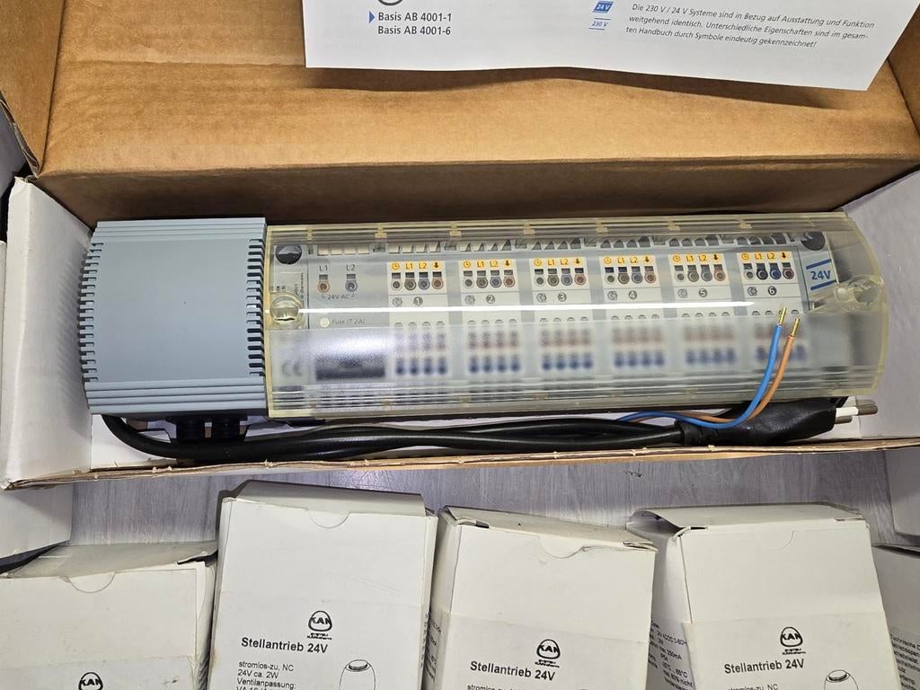 Zoneregelaar voor vloerverwarming, Minder dan 30 cm, Overige typen, Nieuw, Minder dan 60 cm