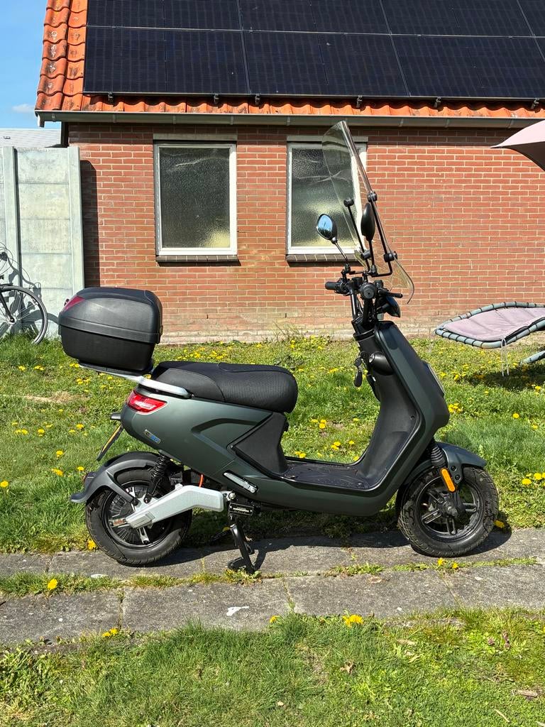 Iva E-go S4 special matgroen bromscooter, Ophalen, Zo goed als nieuw, Elektrisch