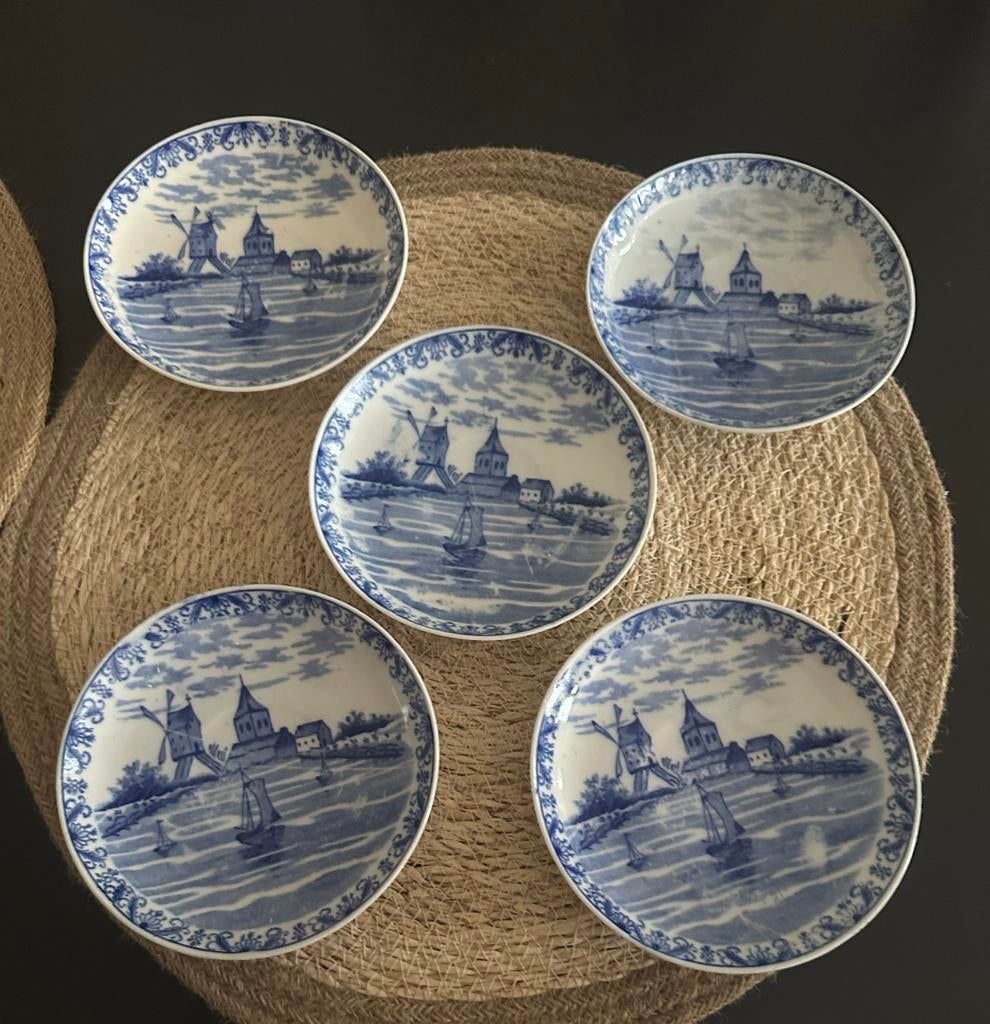 Louis Regout Maastricht  Schoteltjes met Molenlandschap, Antiek en Kunst, Antiek | Servies los, Ophalen of Verzenden