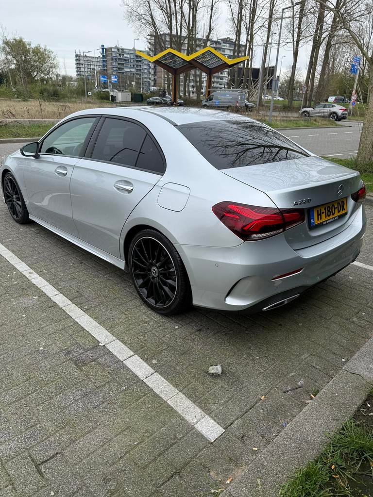 Mercedes-Benz A-Klasse A 220 2020 Grijs, Auto's, Mercedes-Benz, 730 kg, Zwart, Particulier, Sedan