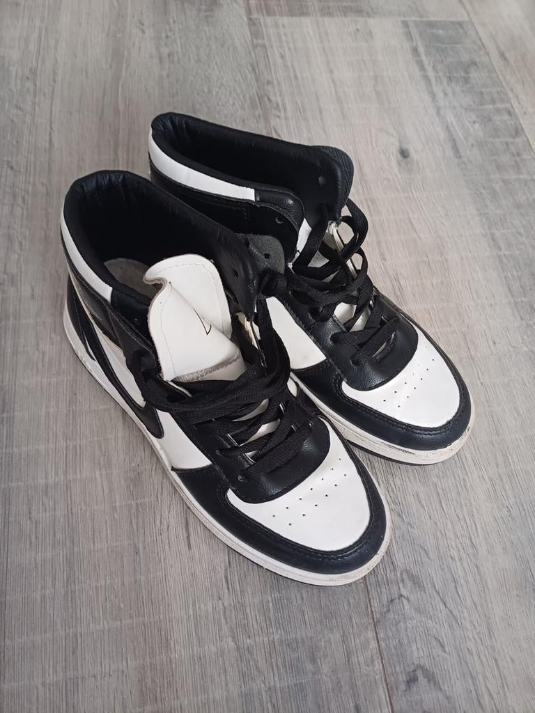 Nike Air Jordans, wit/zwart, maat 39,5

(38), Wit, Nike, Ophalen of Verzenden, Sneakers of Gympen