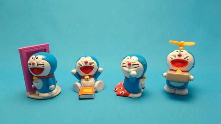 ferrero - Doraemon -                           - 05042026-80, Verzamelen, Verrassingseieren, Zo goed als nieuw, Hardplasticfiguren