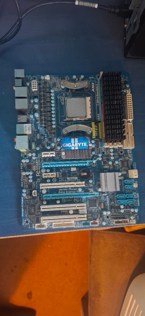 Gigabyte AM3 Moederbord met CPU en 16GB DDR3 RAM, Computers en Software, Moederborden, Gebruikt, DDR3, Ophalen of Verzenden, Socket AM3
