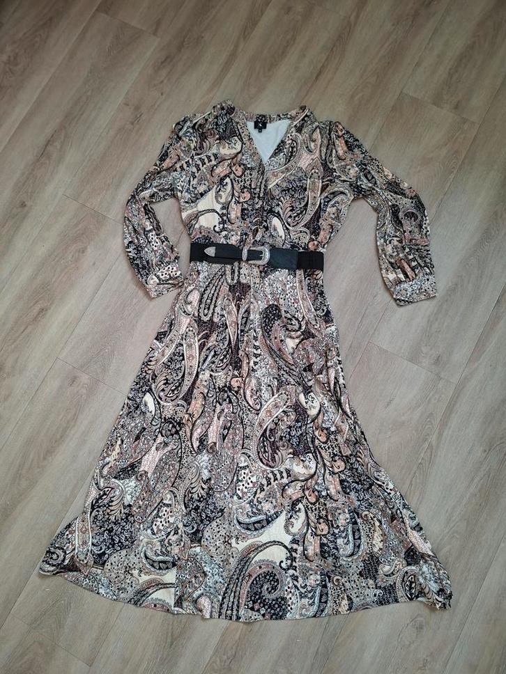 K-design lange jurk met paisley print en natuurlijke tinten, Kleding | Dames, Jurken, Zo goed als nieuw, Maat 38/40 (M), Overige kleuren