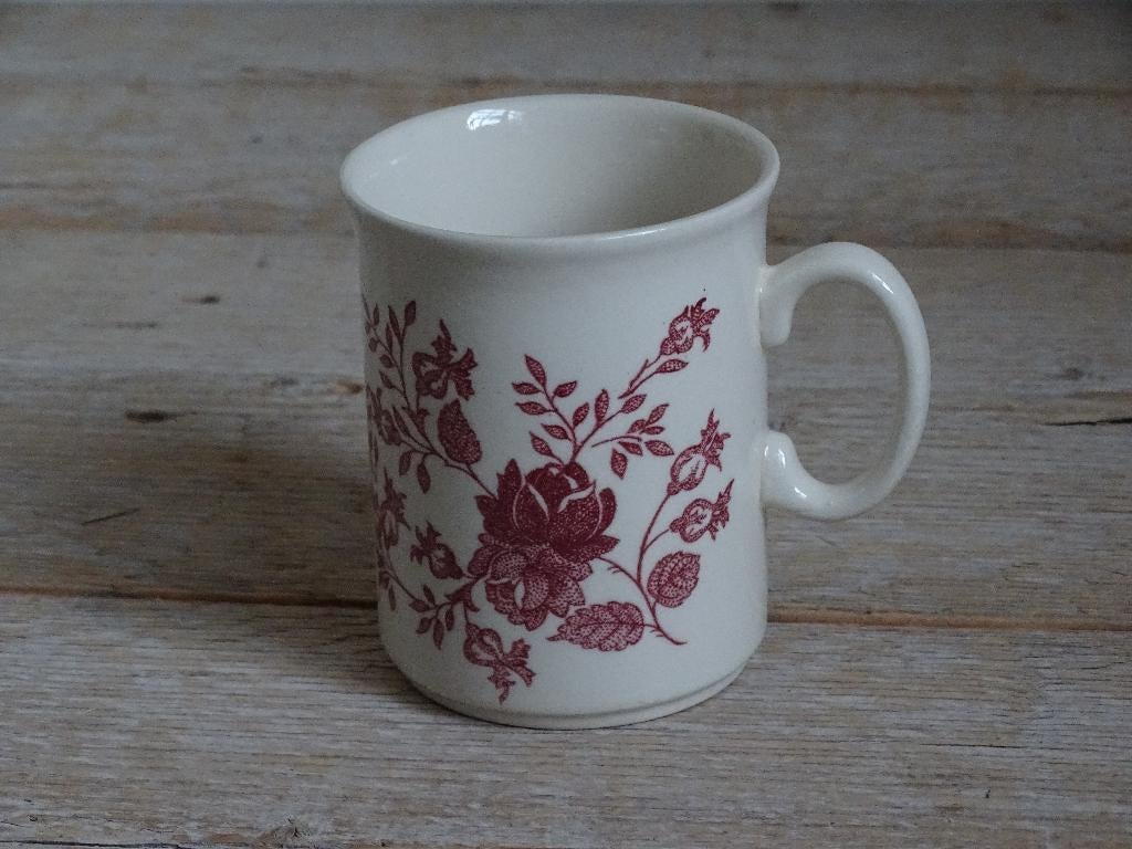 Servies, Engels Rood, ROZEN, zo goed als nieuw, Ophalen of Verzenden
