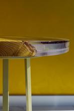 Handgemaakte bijzettafel van resin en hout (Ø 50cm), 45 tot 60 cm, Overige materialen, Minder dan 55 cm, Rond