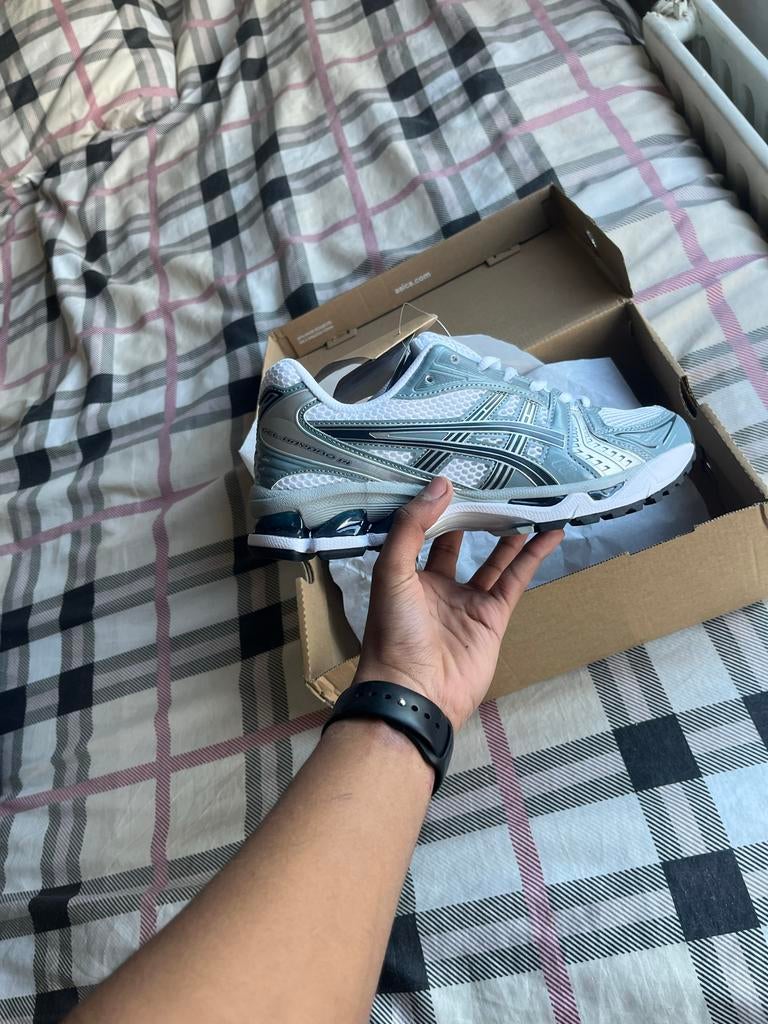 Asics Gel-Kayano 14 maat 42, Ophalen of Verzenden, Nieuw, Wit, Sneakers of Gympen