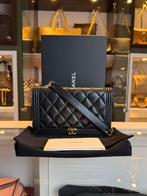 Chanel Boy Wallet On Chain (WOC), black caviar leather, Ophalen, Zo goed als nieuw, Zwart, Avondtasje