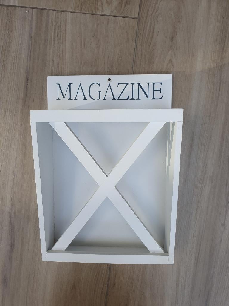 Magazine bakken voor aan de muur, Huis en Inrichting, Woonaccessoires | Krantenbakken en Lectuurbakken, Ophalen of Verzenden, Zo goed als nieuw