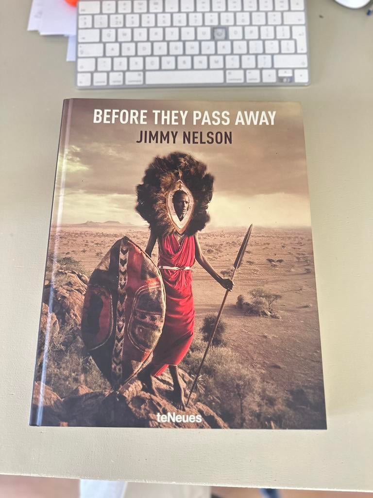 Jimmy Nelson -  Before they pass away, Boeken, Ophalen of Verzenden, Zo goed als nieuw, Fotografen