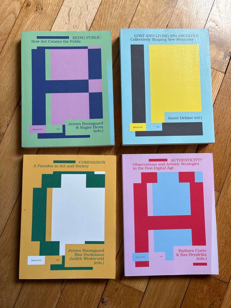 Serie Making Public van Valiz over kunst en publieke ruimte, Boeken, Ophalen of Verzenden, Zo goed als nieuw, Overige onderwerpen