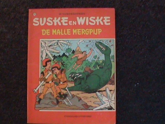 Suske en Wiske De malle mergpijp 1e dryk met sticker 1973, Eén stripboek, Ophalen of Verzenden, Zo goed als nieuw