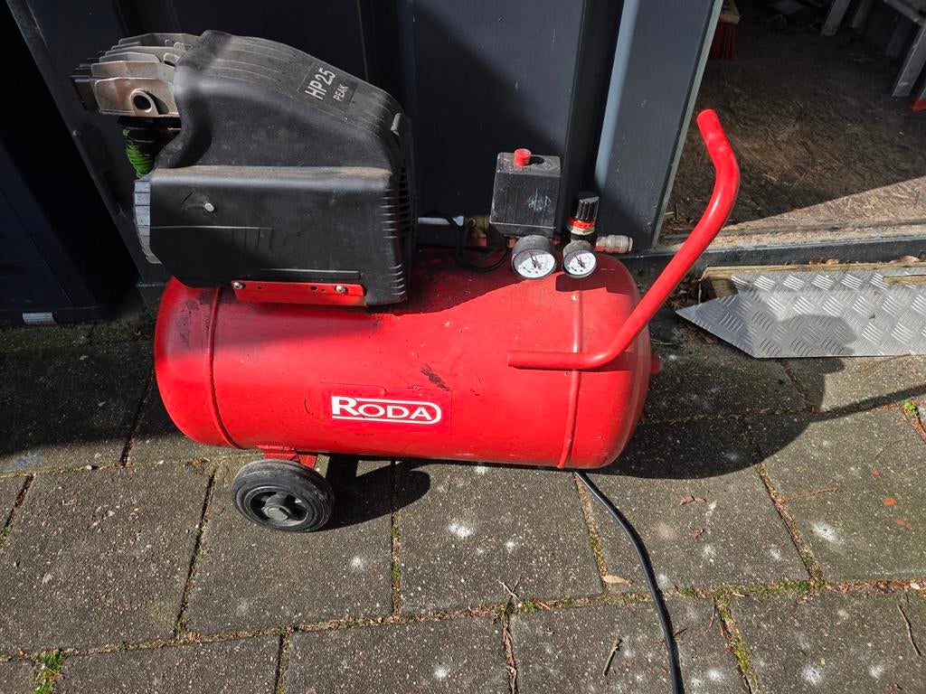 Rode RODA compressor 50L, 250l/min, Doe-het-zelf en Verbouw, 25 tot 100 liter, Ophalen, 200 tot 400 liter/min, Mobiel