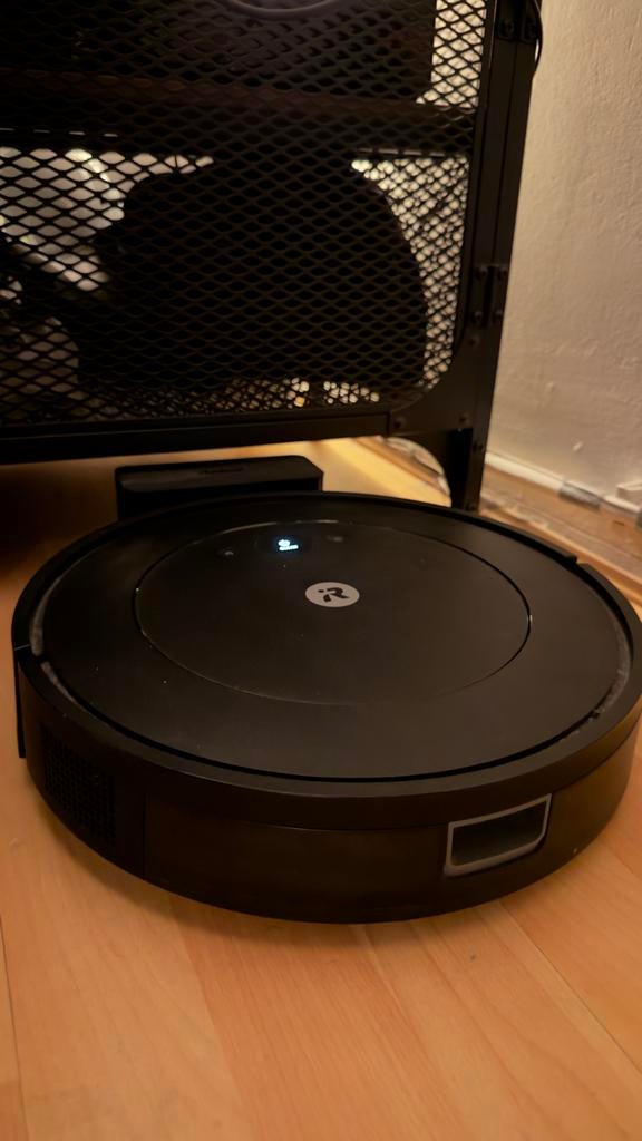 iRobot Essential Robot Stofzuiger + dweil!, Ophalen, Zo goed als nieuw, Reservoir, Robotstofzuiger