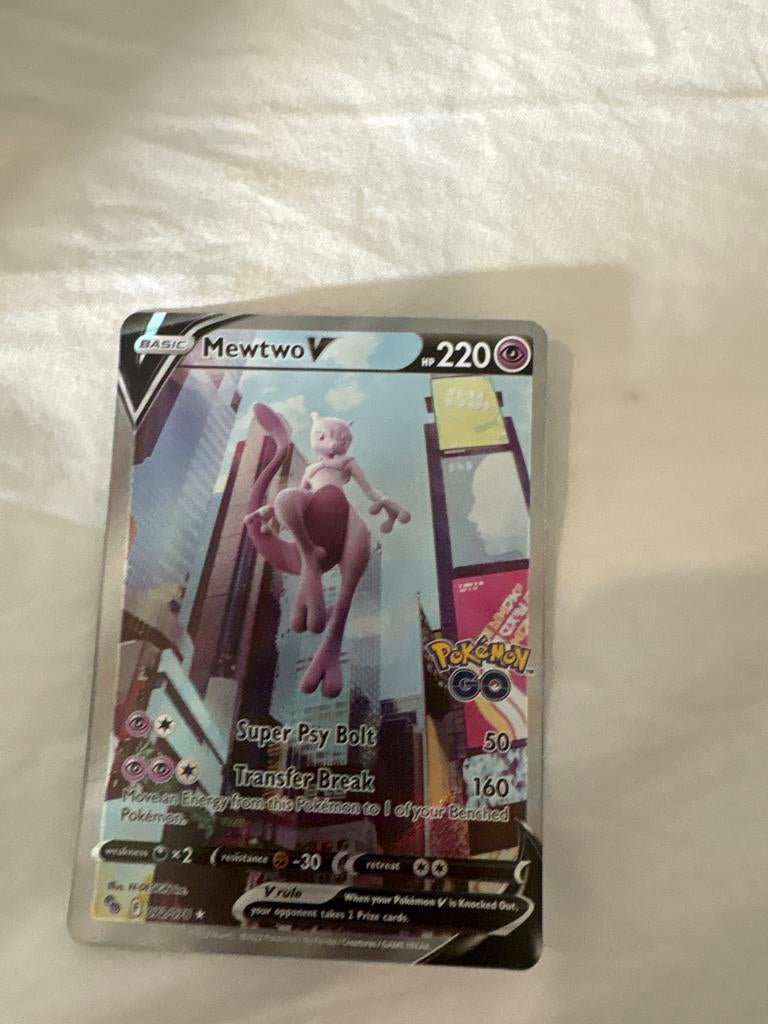 Mewtwo V Pokémon Go kaart, Ophalen of Verzenden, Zo goed als nieuw, Losse kaart, Foil