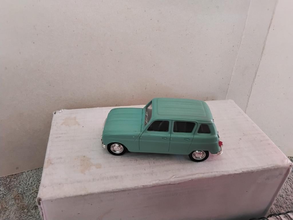 SOLIDO   RENAULT  4 L  1964, Ophalen of Verzenden, Zo goed als nieuw, Auto, Solido