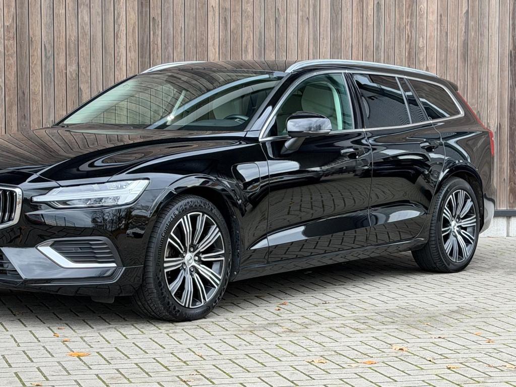 Volvo V60 2.0 T6 Recharge AWD Inscription Long Range / Trekh, Auto's, Volvo, Automaat, Verwarming stoelen achter, Gebruikt, Beige