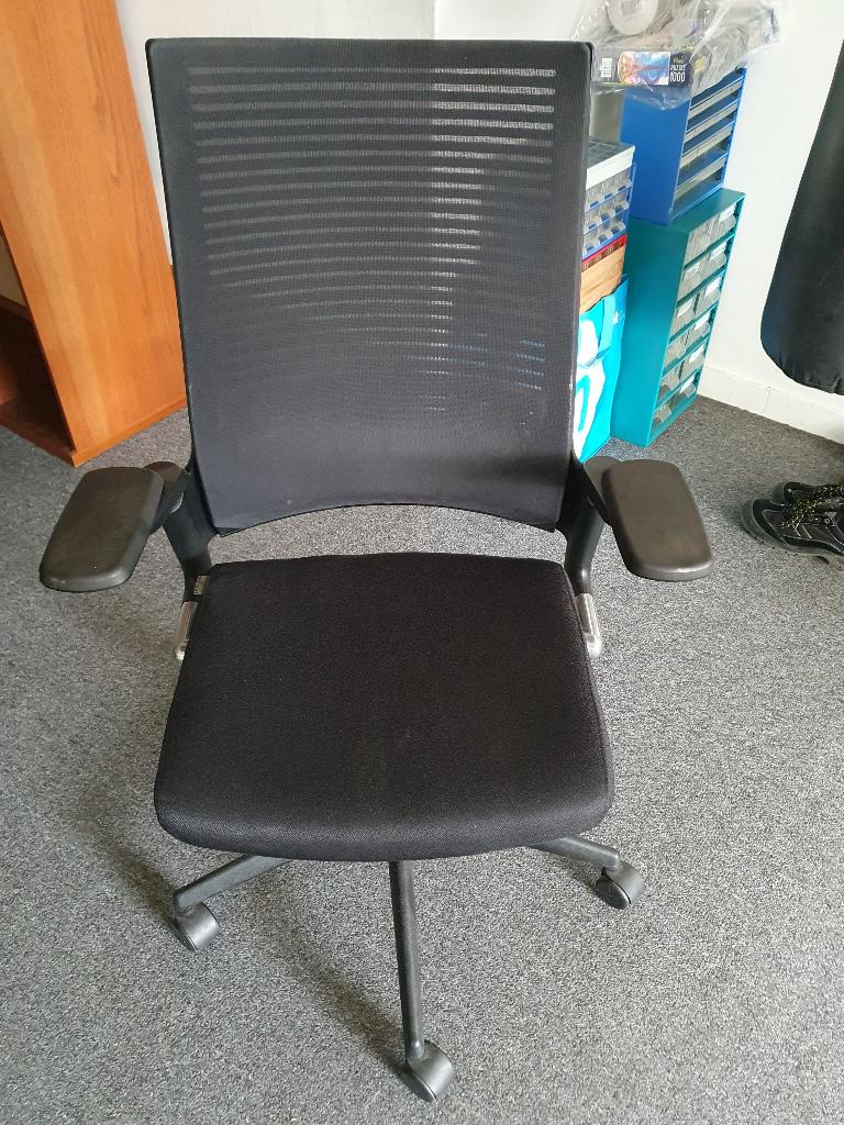 Ahrend 2020 Extra Verta Ergonomische Bureaustoel, Huis en Inrichting, Bureaustoelen, Ophalen, Zwart, Zo goed als nieuw, Bureaustoel