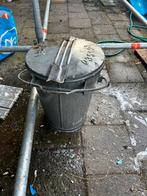 Zinken vuilnisbak uit 1956, Huis en Inrichting, Woonaccessoires | Prullenbakken, Ophalen of Verzenden, Zo goed als nieuw, Minder dan 50 cm