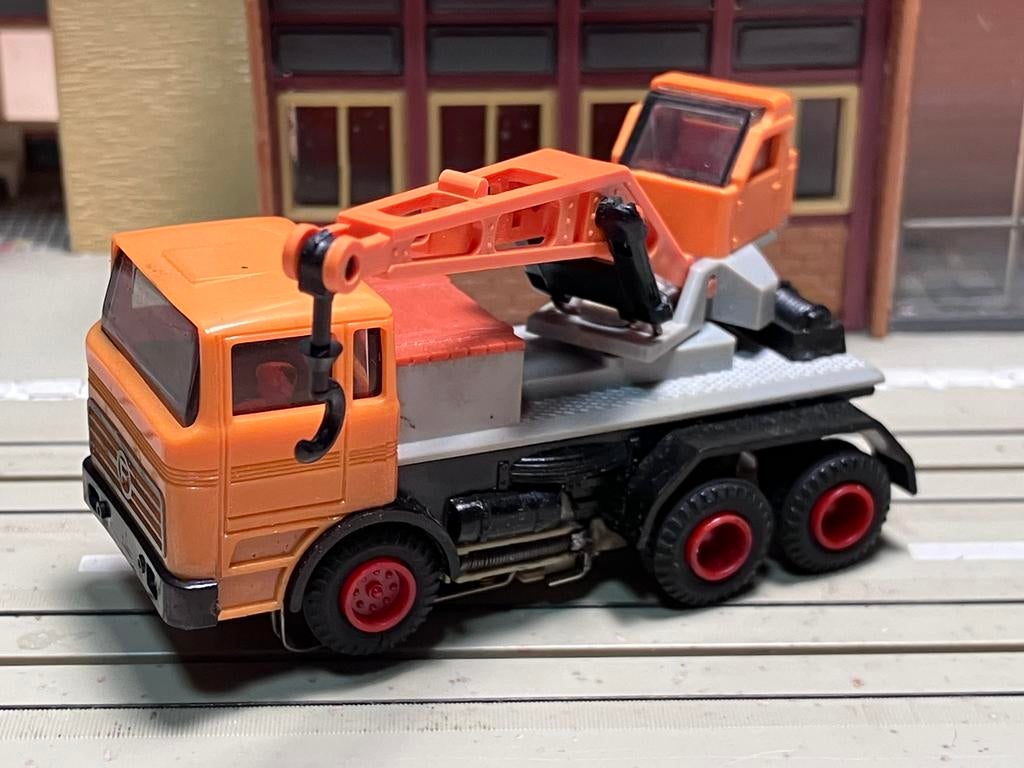 Faller AMS Mercedes kraanwagen met zinkmotor in nieuwstaat, Ophalen of Verzenden, Zo goed als nieuw, Elektrisch, Overige merken