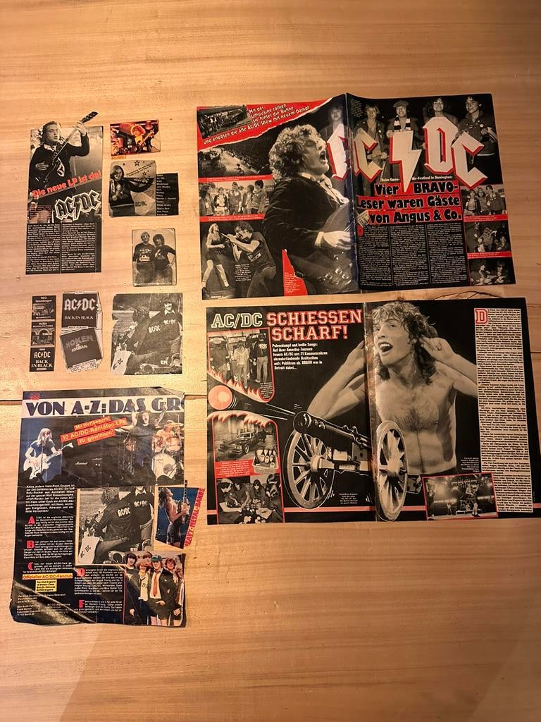 AC/DC vintage snips and snaps Bravo 80’s RARE, Boeken, Tijdschriften en Kranten, Ophalen of Verzenden, Gelezen, Gossip of Showbizz