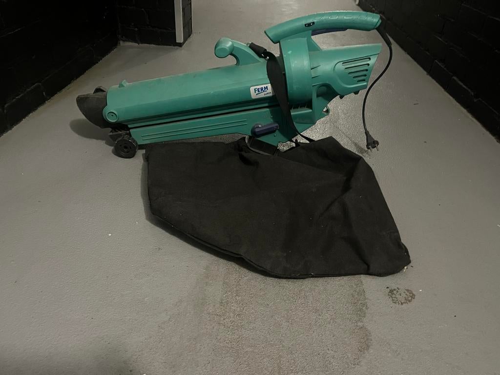 Ferm Bladblazer met Zuigfunctie en Opvangzak, Tuin en Terras, Bladblazers, Ophalen, Gebruikt, Handgedragen, Met opvangzak