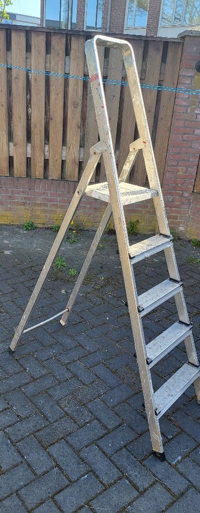 Altrex aluminium ladder, Doe-het-zelf en Verbouw, Ophalen, Gebruikt, Ladder, Opvouwbaar of Inschuifbaar
