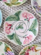 Prachtig! Bord Majolica Barbotine bloemen, Ophalen of Verzenden