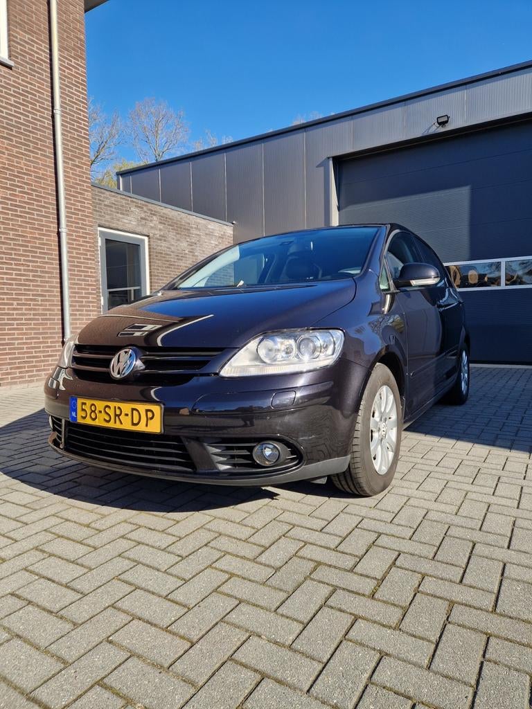 Volkswagen Golf Plus 1.6 FSI 85KW AUT 2006 Zwart, Auto's, Volkswagen, Stoelverwarming, 4 cilinders, Zwart, 1200 kg